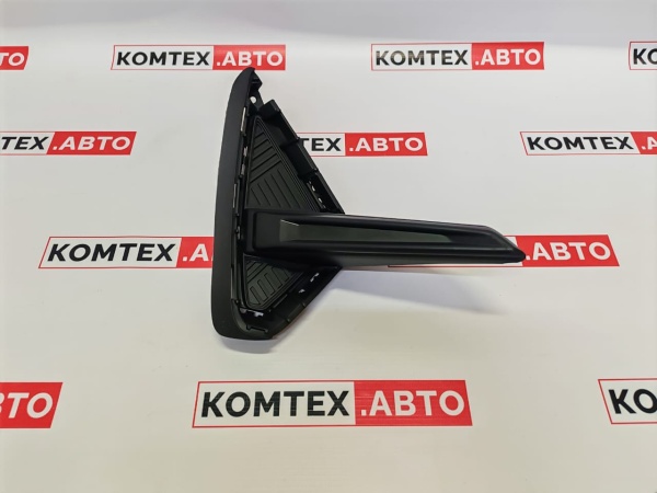 Решетка переднего бампера левая Geely Emgrand III 21-